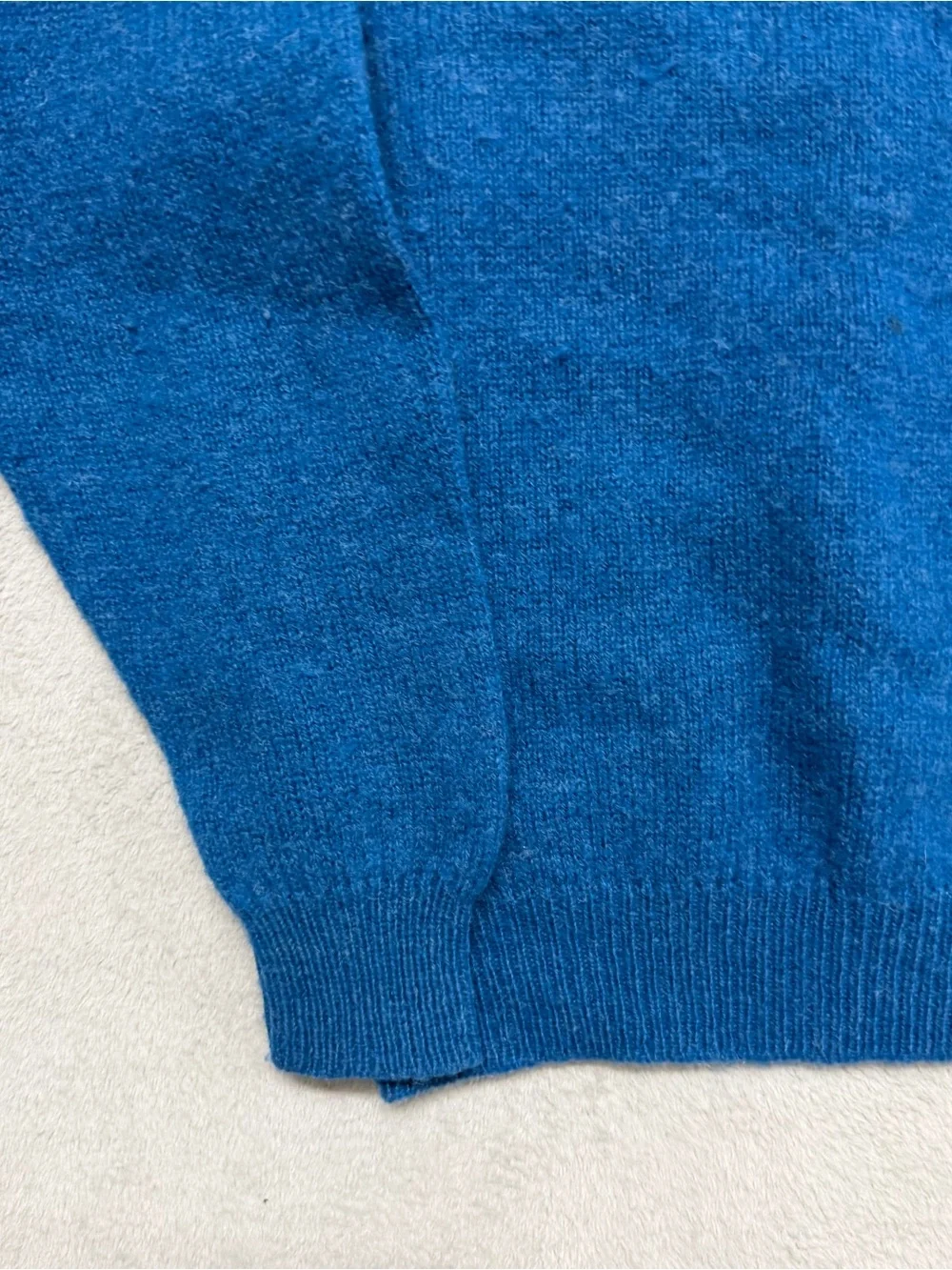 Vintage 90s Eddie Bauer 100% Wool Sweater Mens M Blue Crewneck Hong Kong